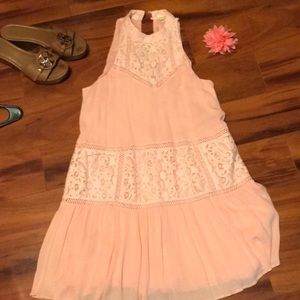Pink laced dress 👗 Gianni Bini swing dress